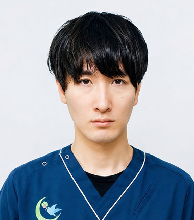 医師 吉岡 勇輔 写真
